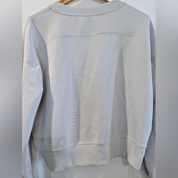 Lululemon Softstreme Perfectly Oversized Cropped Chrome Crew Sweatshirt Size 8 - Picture 10 of 14